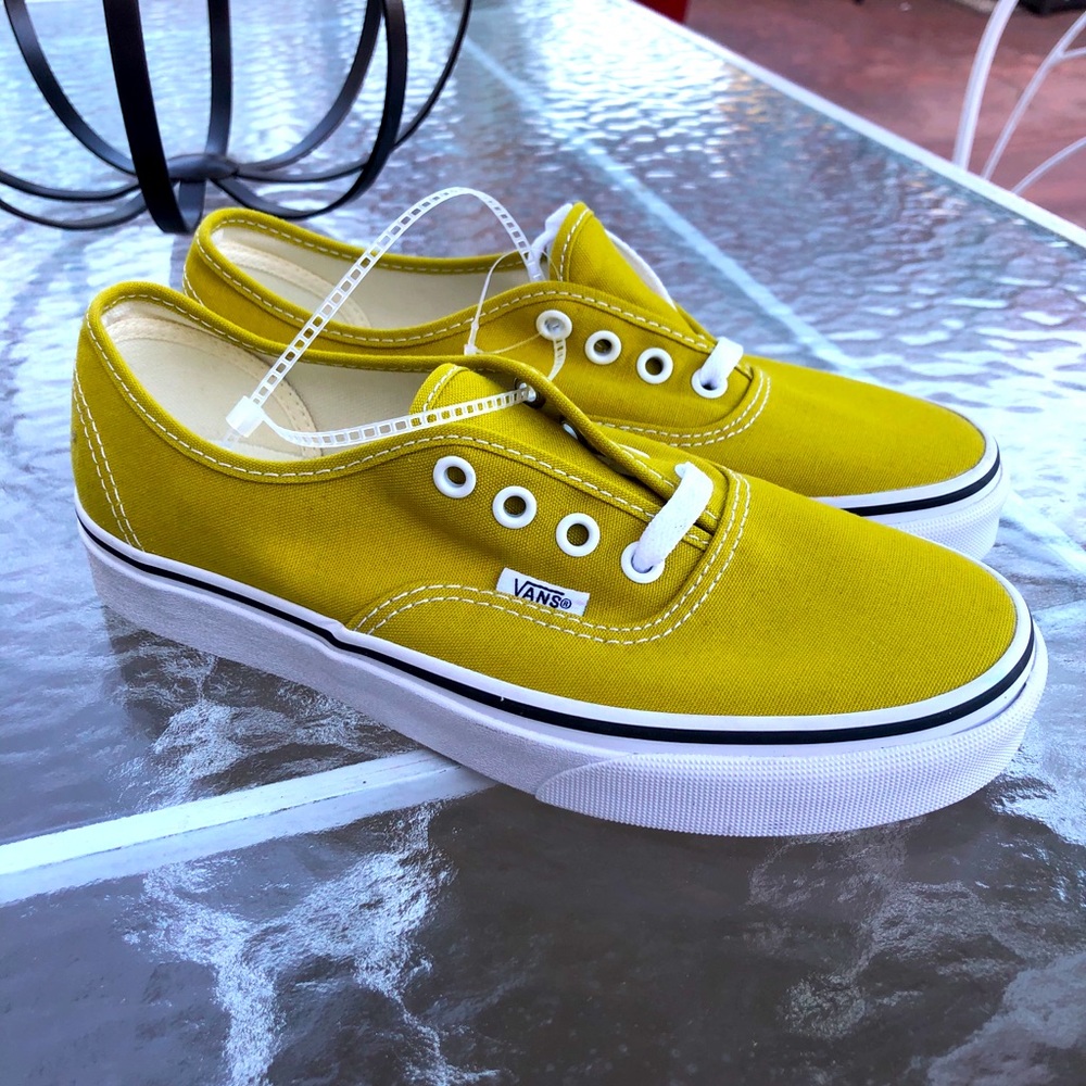BRAND NEW VANS